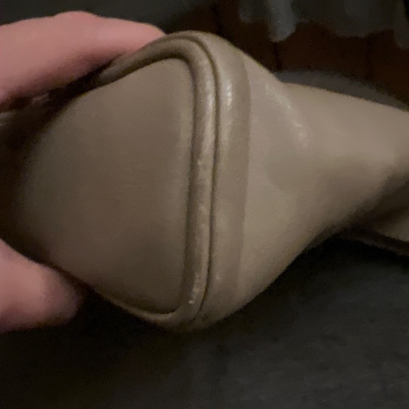 Dooney and Bourke Taupe toggle front florentine leather bag - Picture 5 of 9